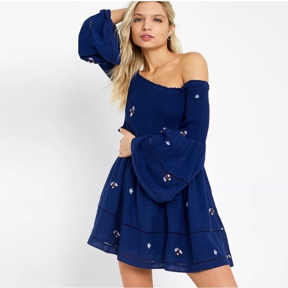 Free People Dresses & Skirts - Free People Counting Daisies Smocked Off-Shoulder Bell Sleeves Mini Dress XS